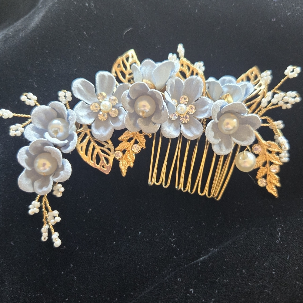 Elegant Blue Floral Hair Comb with Gold & Pearl Accents